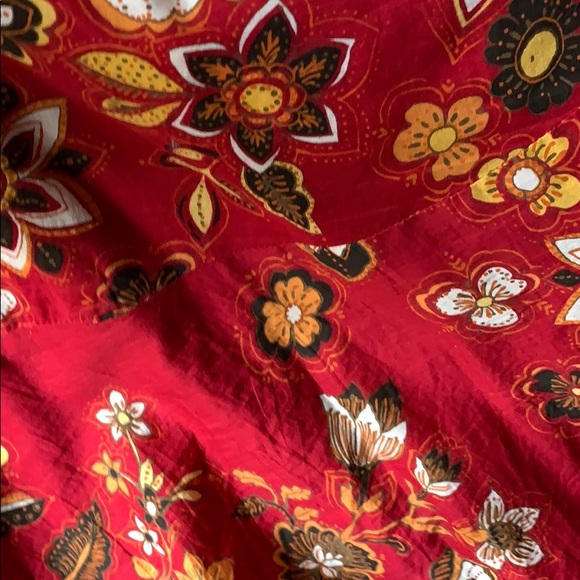 Dark red floral skirt - Picture 7 of 7